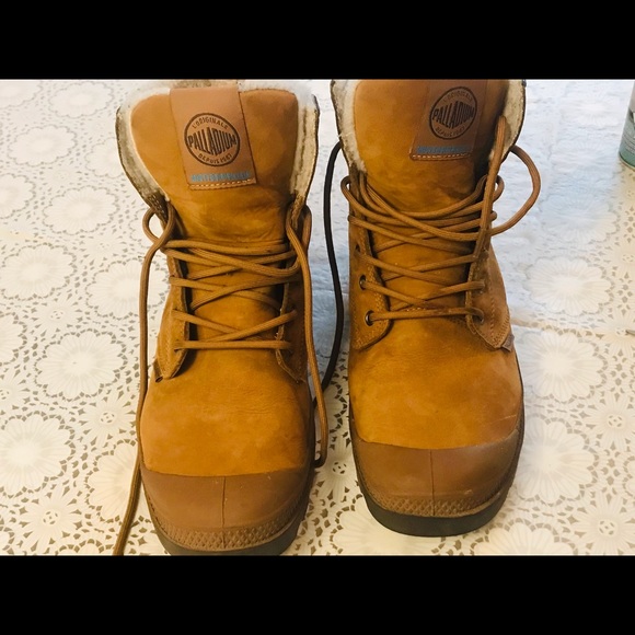 Almost new Palladium’s Heavy duty fur Winter boots - Picture 6 of 9
